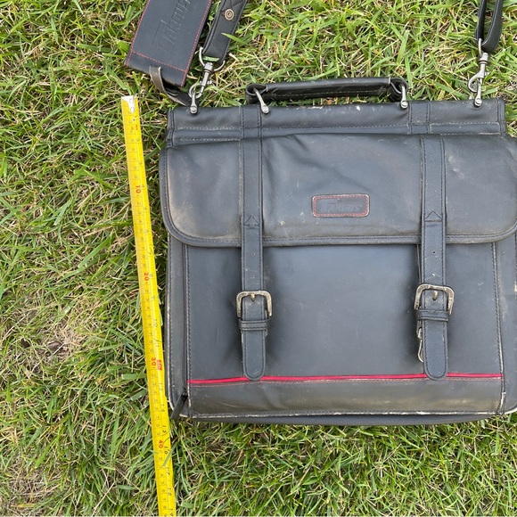 Targus Leather Briefcase Lap Top Bag - Picture 5 of 10